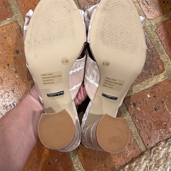 Gianni Bini chunky open toe heels - Picture 8 of 8